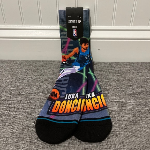 Stance NBA Luka Doncic Fast Break Dallas Mavs Casual Crew Socks Unisex Large